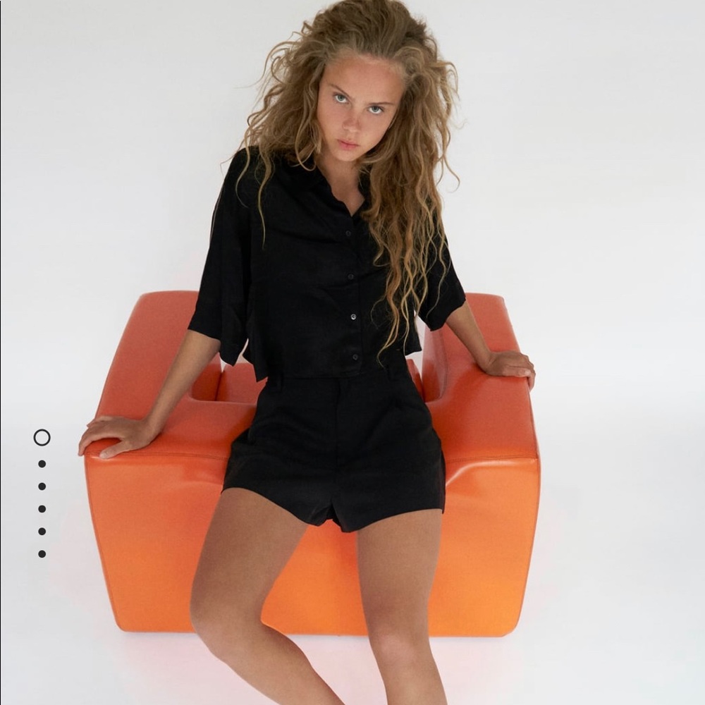 Zara women’s S black satin shorts